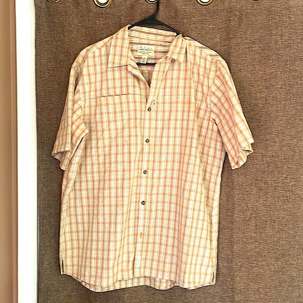 Like New CABELAS mens button up casual shirt .